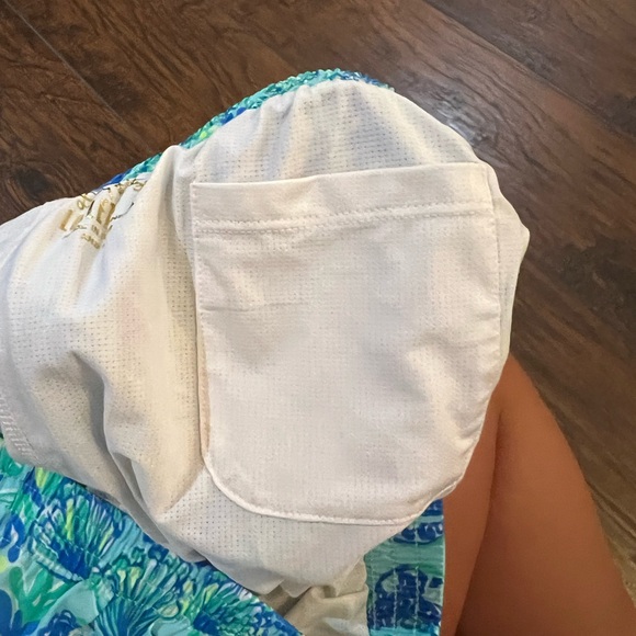 Lilly Pulitzer Luxletic shorts - Picture 3 of 5